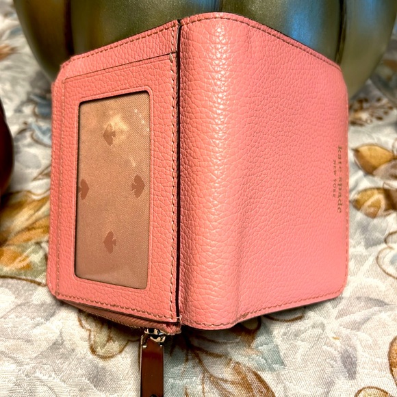 Kate Spade leather bifold wallet - Picture 6 of 7